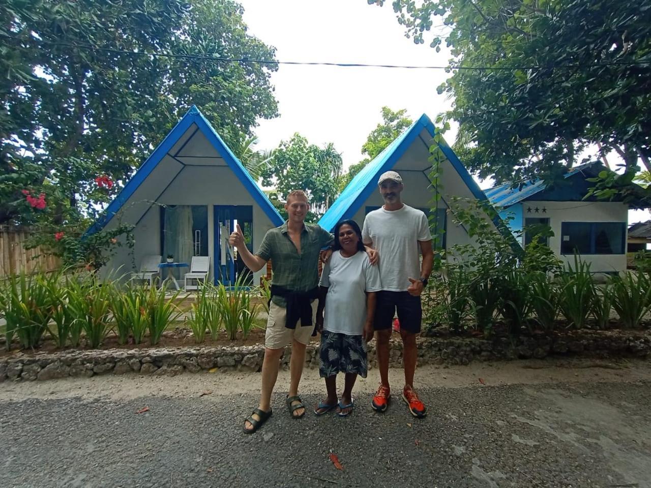 Tria Maria Cottage Ngurbloat Room photo