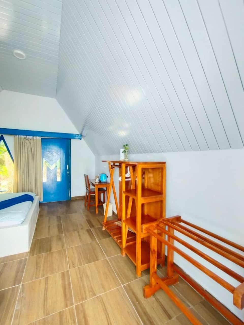Tria Maria Cottage Ngurbloat Exterior photo